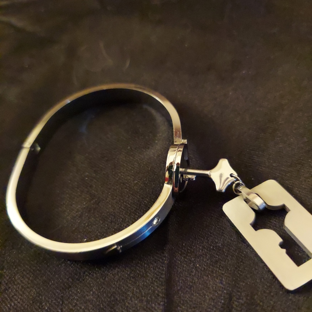 Heart Bracelet with Key Pendant // Couple's Bracelet & Pendant Set - Picture 3 of 6